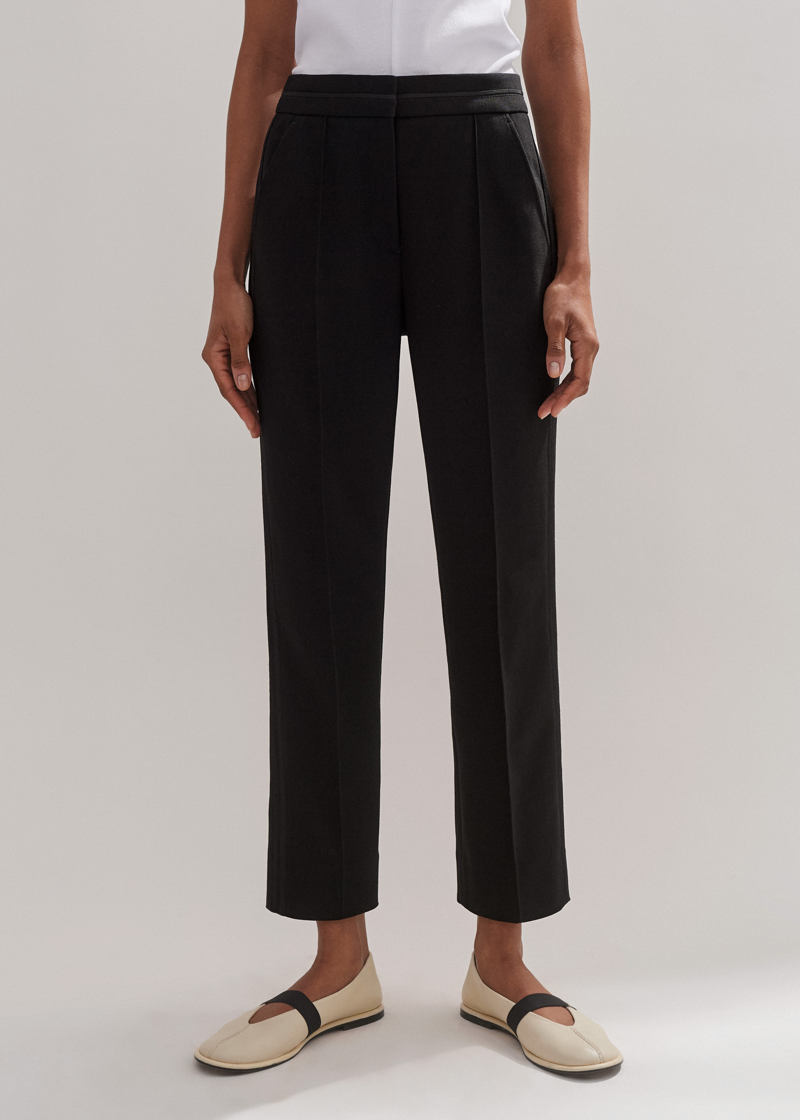 Perfect Workwear Slim Crop Pant Black
