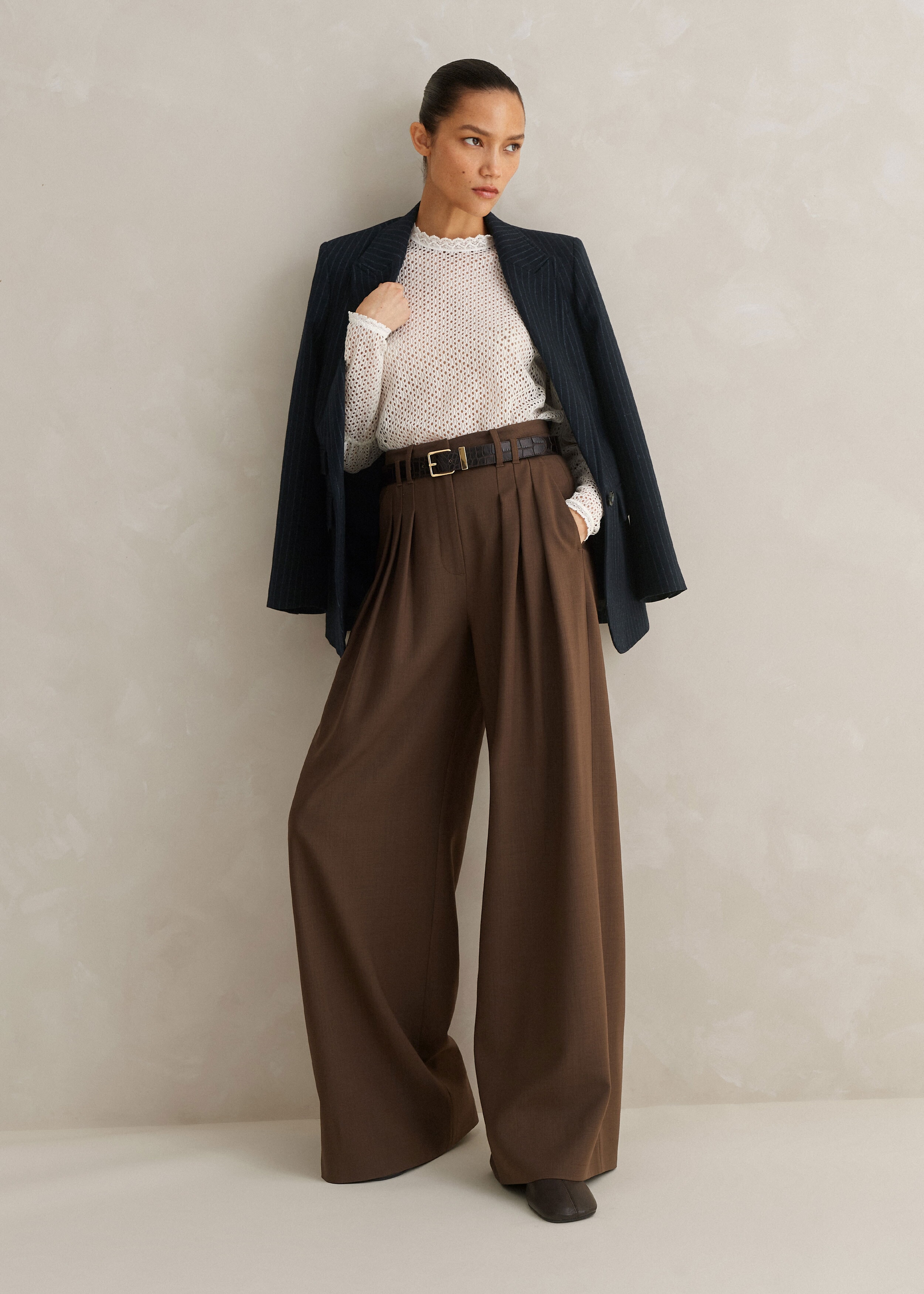 DISCERNMENT】Pleated multi-tuck long wide slacks trouser