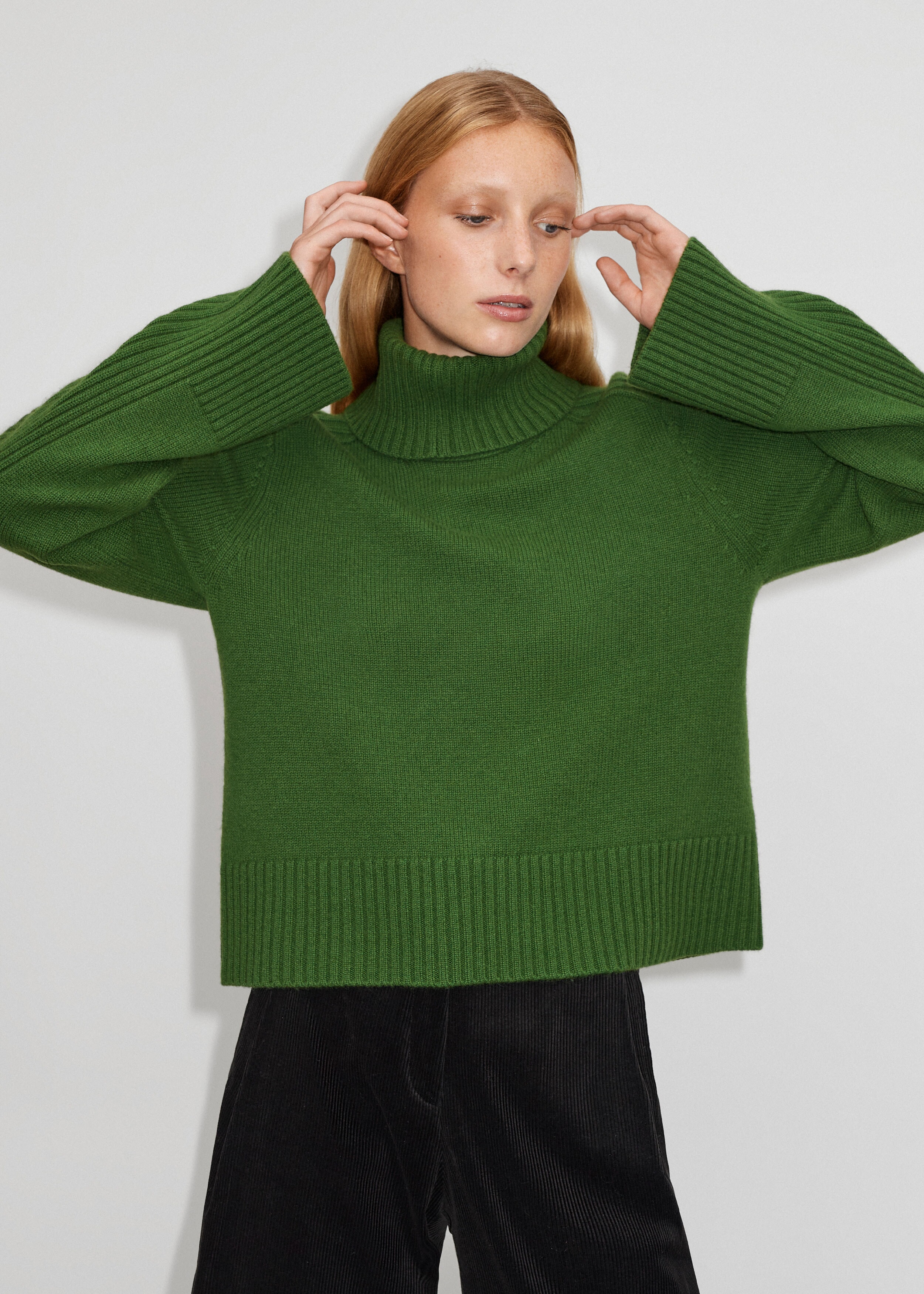 Merino Cashmere Saddle Shoulder Sweater + Snood Peridot Green