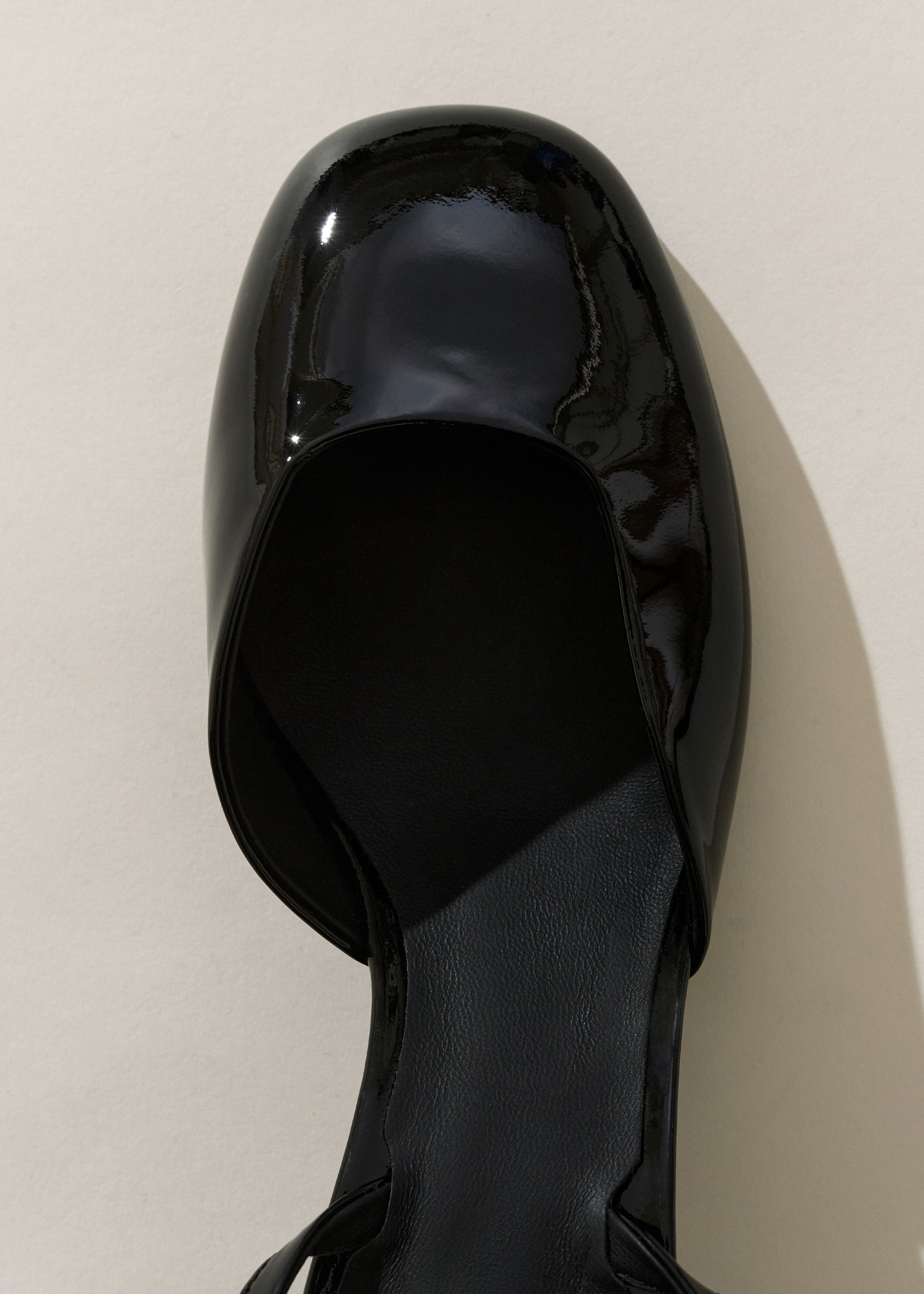 Patent Leather Mid Heel Black