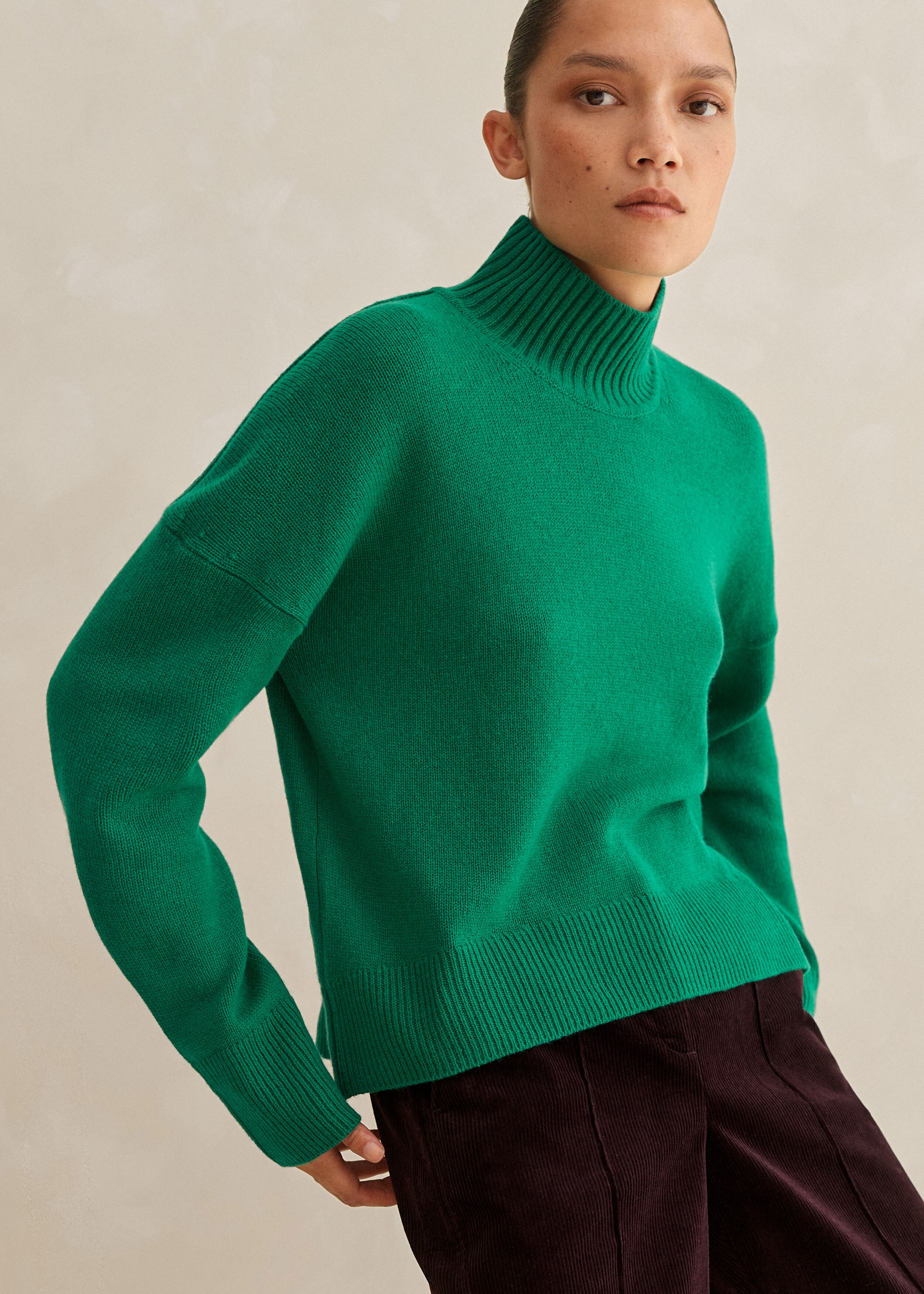 Merino Cashmere High Neck Curved Hem Sweater Ultra Green