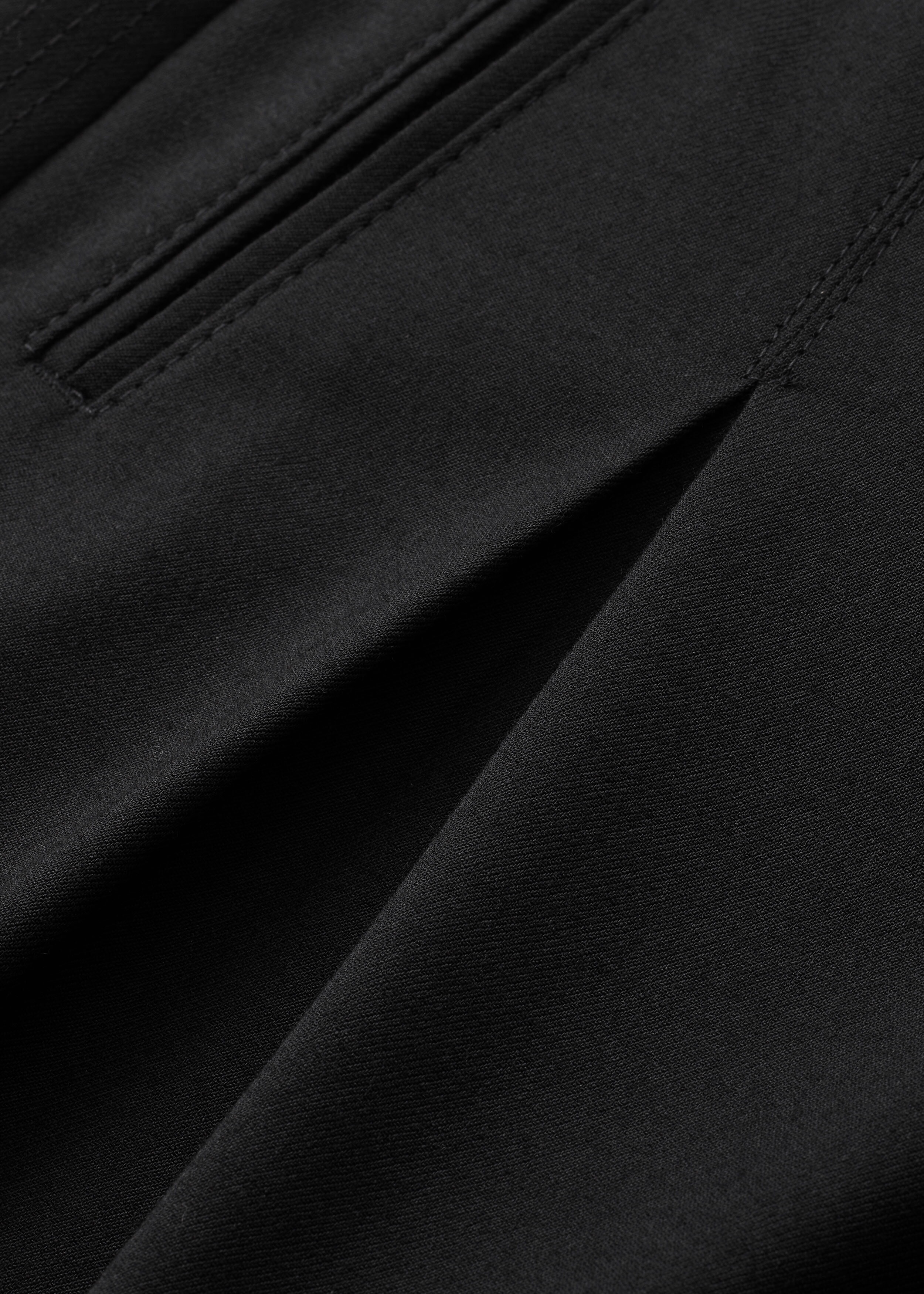 Fluid Wide-Leg Tapered Pant Black