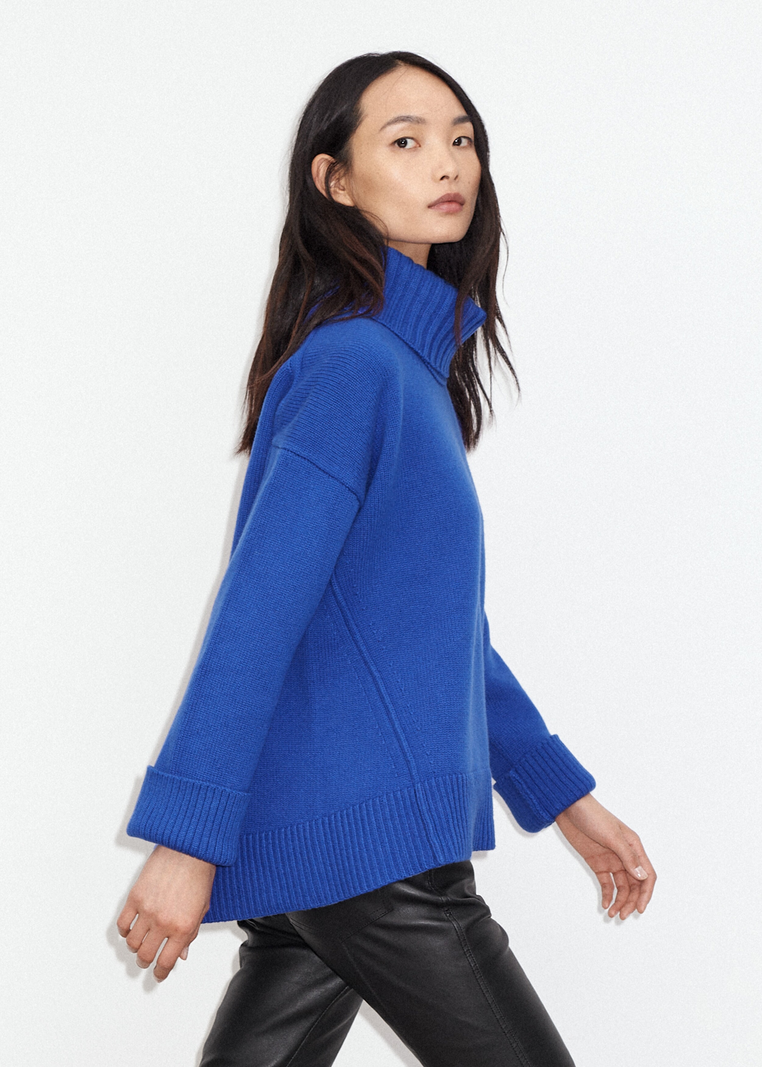 Merino Cashmere Curved Trapeze Sweater + Snood Electric Blue