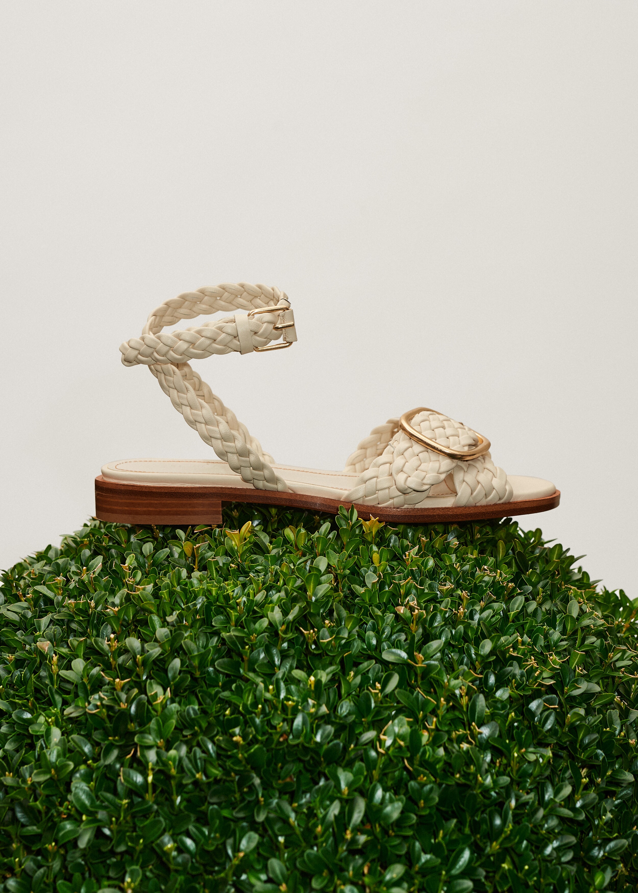 handwoven-sandal-off-white