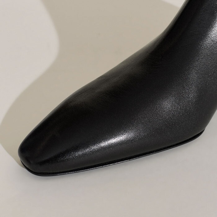 Chiselled Toe Leather Ankle Boot Black